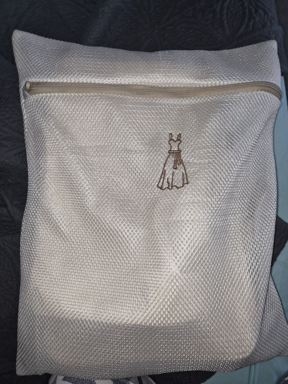 Multi-Piece Travel Packing 6 Cube Organizer with Mesh Dress Laundry Bag